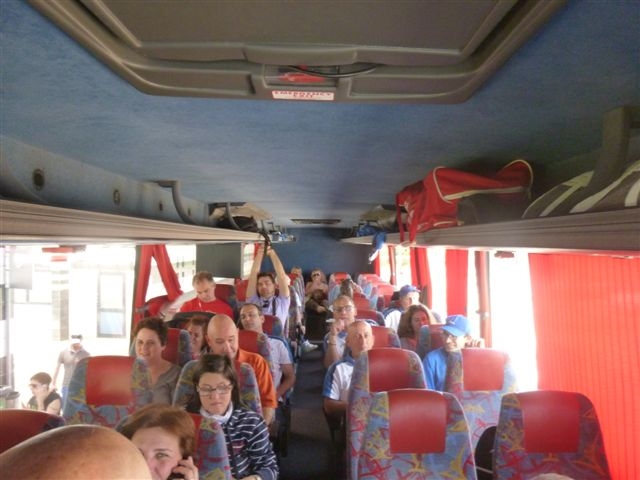Tutti tranquilli sul pullman in viaggio verso Firenze.